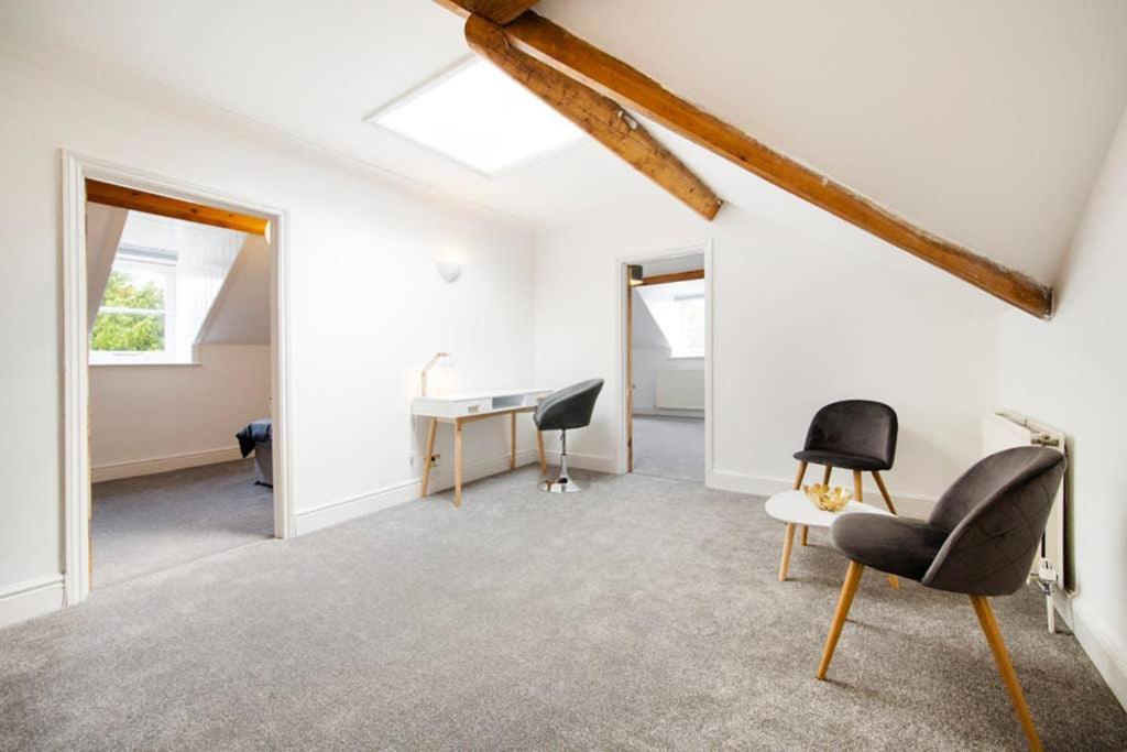 Clifton Spacious 3 Bed & Parking - Simplycheckin